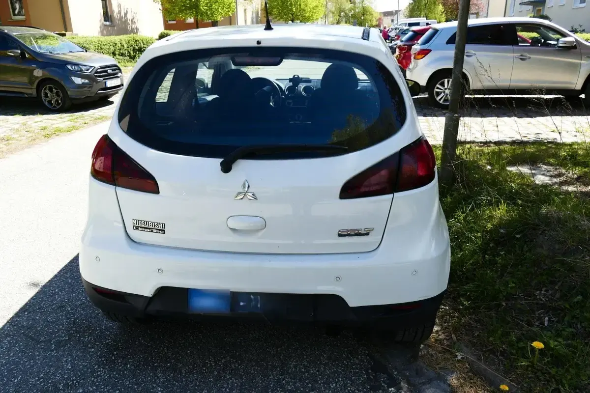 Gebraucht Mitsubishi Colt Edition 75 PS (55 kW) 2011 Weiß Kleinwagen
