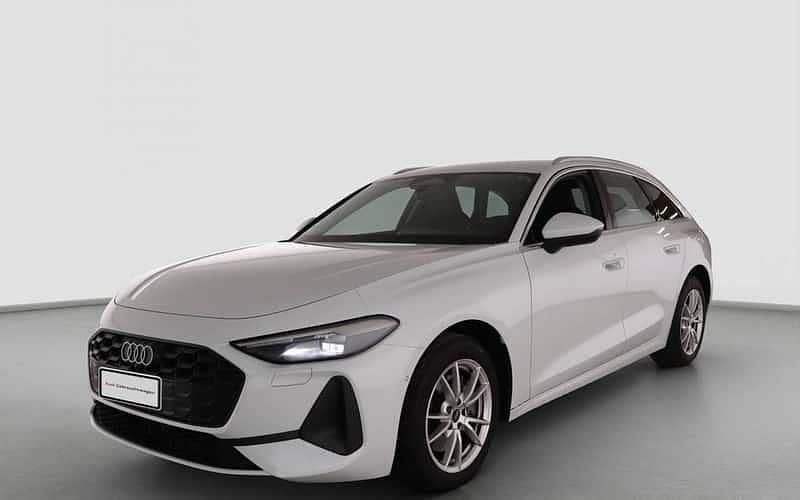 Weiß Gebraucht 2025 Audi A5 Ambiente Coupé | 39.545 € (Superpreis) - Bild 1/4