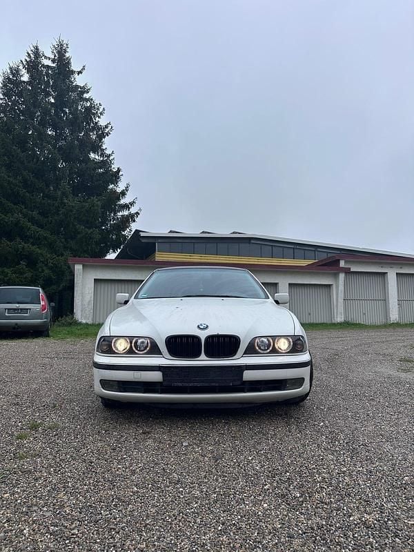 Gebraucht BMW 523 170 PS (125 kW) 1997 Weiß Limousine