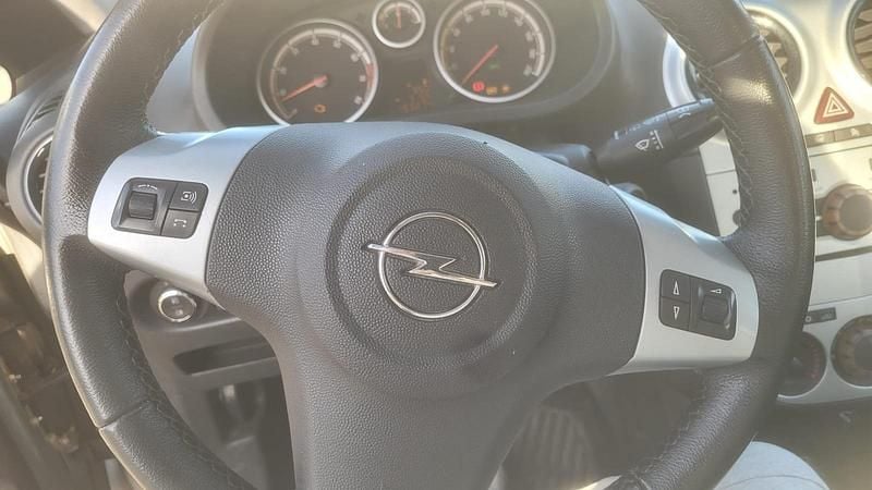 Gebraucht Opel Corsa 85 PS (62 kW) 2013 Kleinwagen