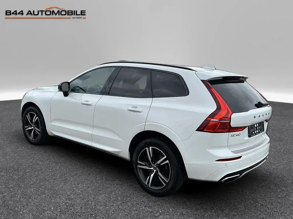 Gebraucht Volvo XC60 R-Design 197 PS (144 kW) 2021 Ice white SUV