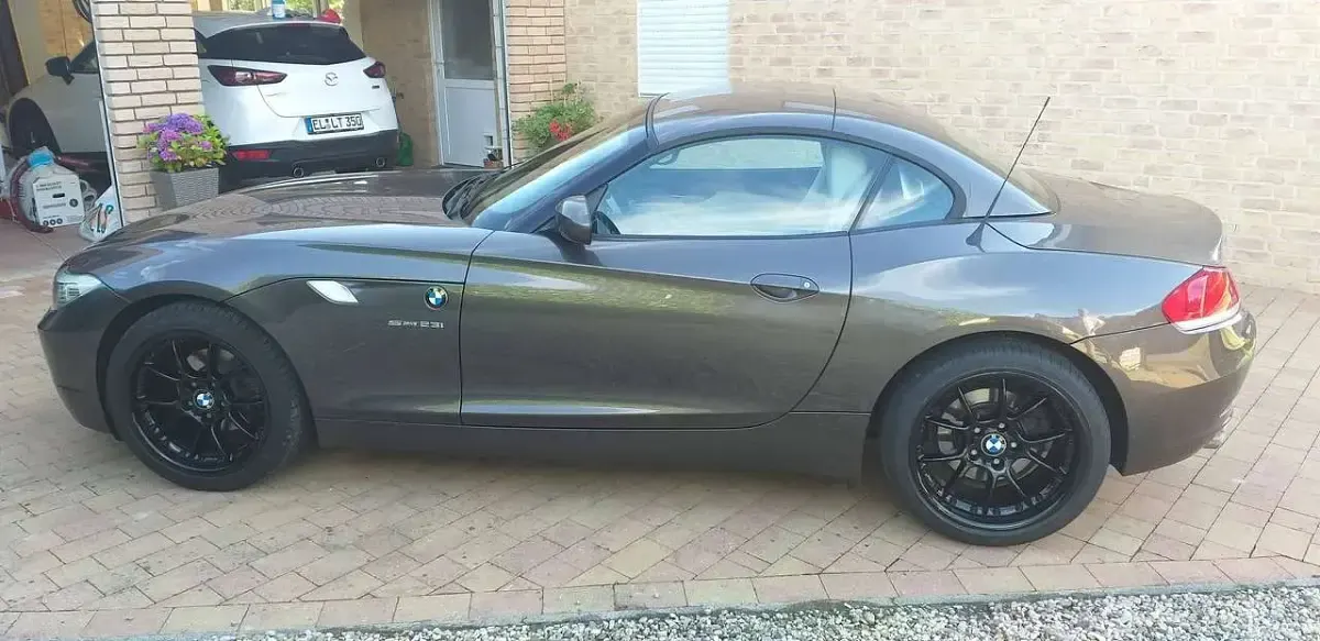 Gebraucht BMW Z4 204 PS (150 kW) 2011 Braun Cabrio