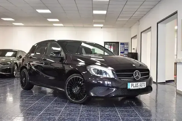 Gebraucht Mercedes A200 156 PS (114 kW) 2014 Violet Kleinwagen