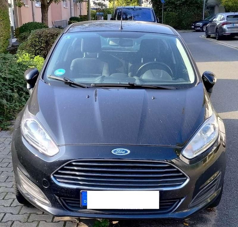 Schwarz Gebraucht 2015 Ford Fiesta Trend Limousine | 4.000 € (Superpreis) - Bild 1/4