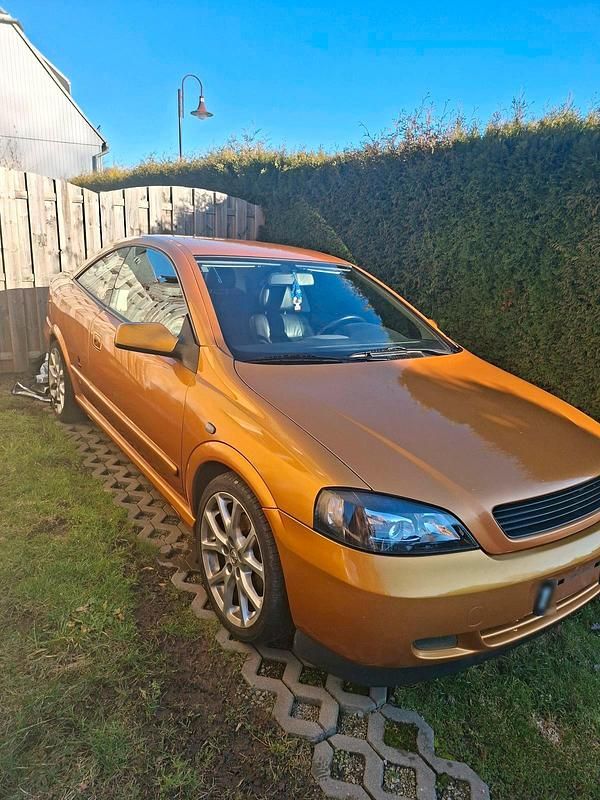 Gebraucht Opel Astra 125 PS (91 kW) 2002 Gold Coupé