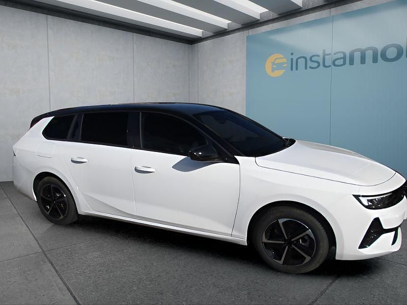 Neu Opel Astra 131 PS (96 kW) 2025 Weiß Kombi