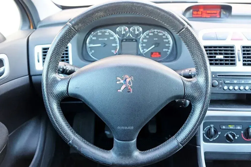 Gebraucht Peugeot 307 140 PS (102 kW) 2005 Orange Limousine