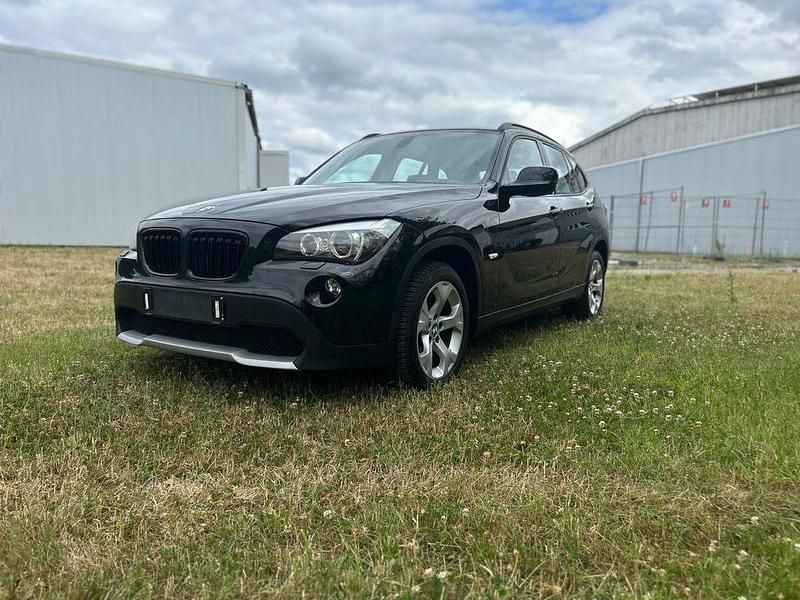 Schwarz Gebraucht 2011 BMW X1 SUV | 9.499 € (Fairer Preis) - Bild 1/4