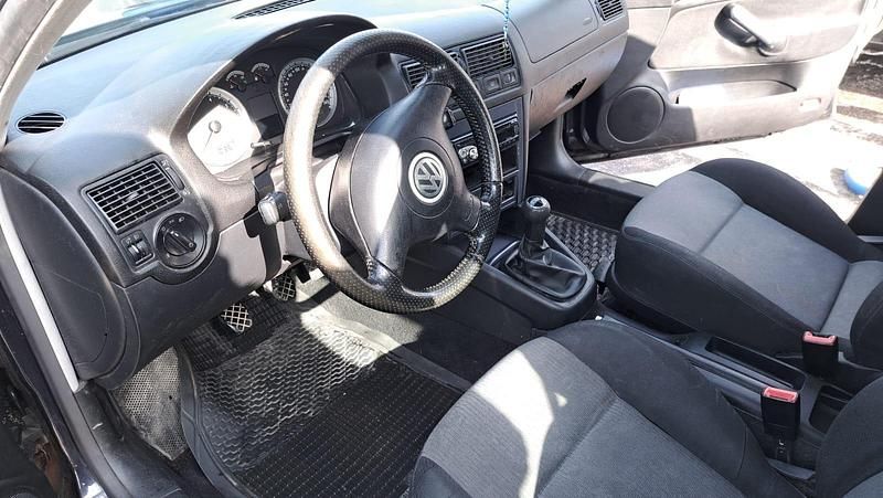 Gebraucht VW Golf IV 75 PS (55 kW) 2002 Schwarz Kleinwagen