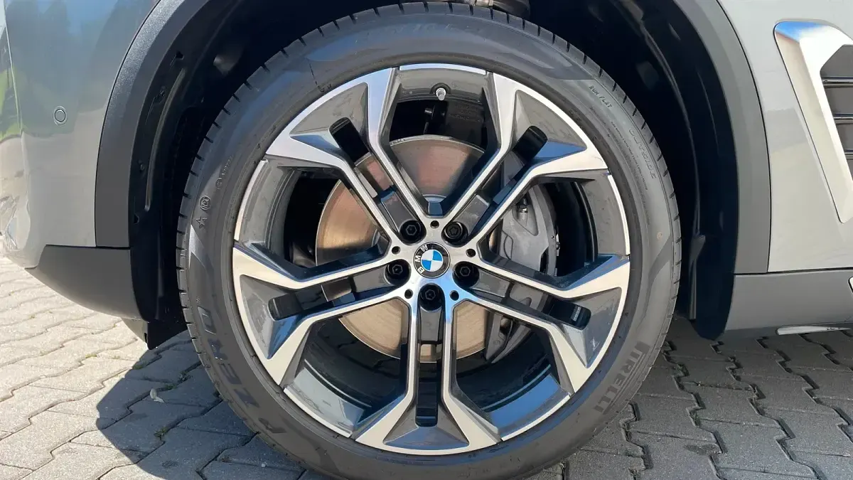 Neu BMW X5 Comfort Edition 490 PS (360 kW) 2026 Skyscraper grau metallic SUV