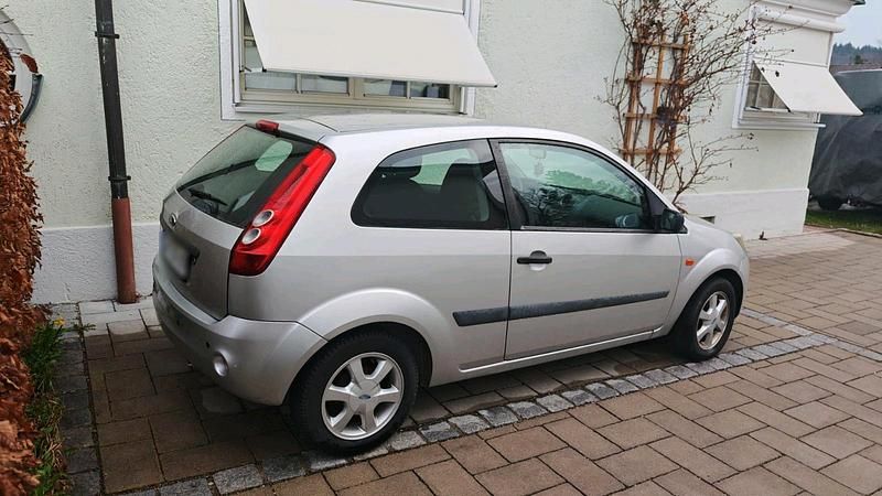 Gebraucht Ford Fiesta 60 PS (44 kW) 2007 Kleinwagen