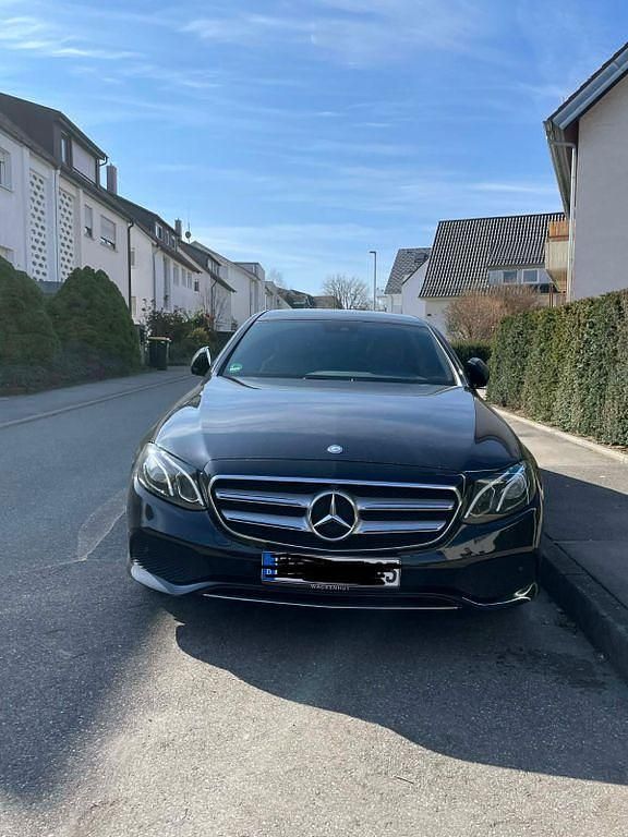 Gebraucht Mercedes E400 Avantgarde 333 PS (244 kW) 2017 Schwarz Limousine