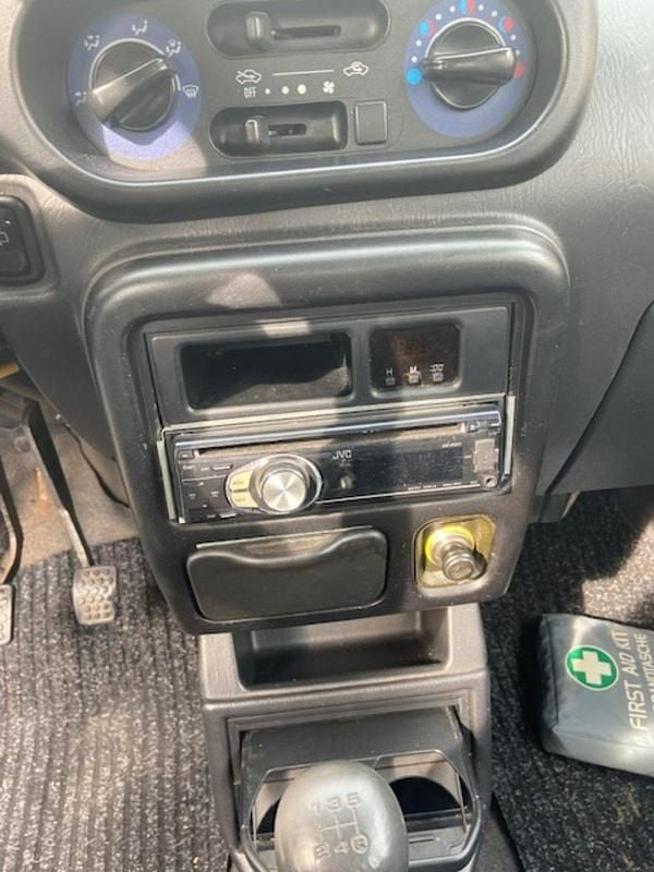 Gebraucht Daihatsu Move 54 PS (39 kW) 2000 Silber Van / Kleinbus