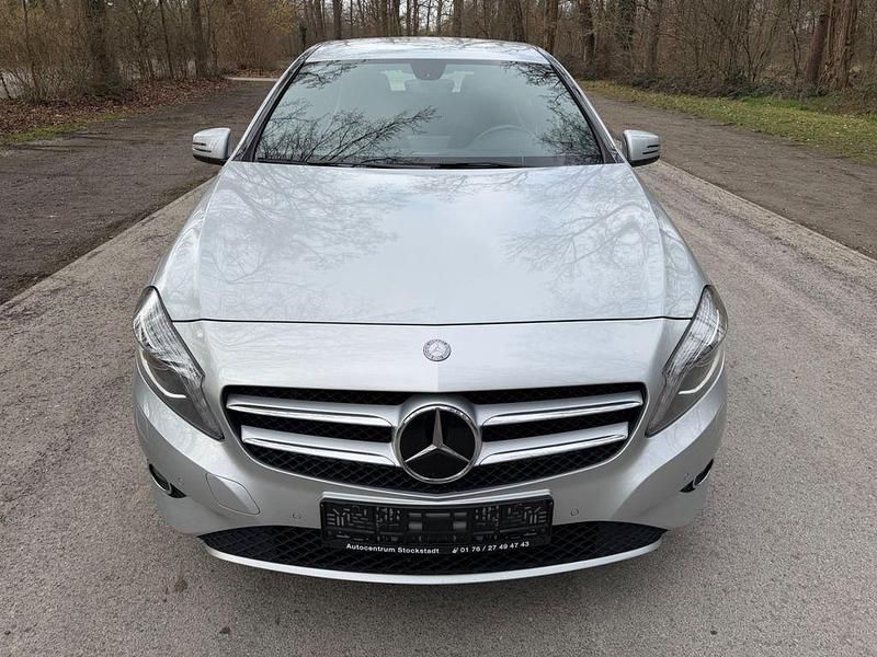 Gebraucht Mercedes A200 156 PS (114 kW) 2014 Silber Limousine