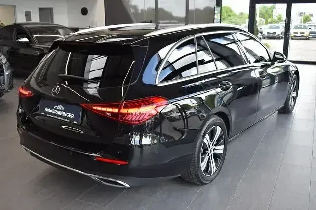 Gebraucht Mercedes C220 Avantgarde 220 PS (161 kW) 2022 Schwarz Limousine