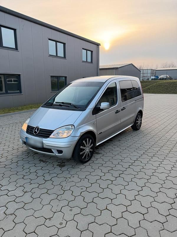 Gebraucht Mercedes Vaneo 101 PS (74 kW) 2002 Silber Van / Kleinbus