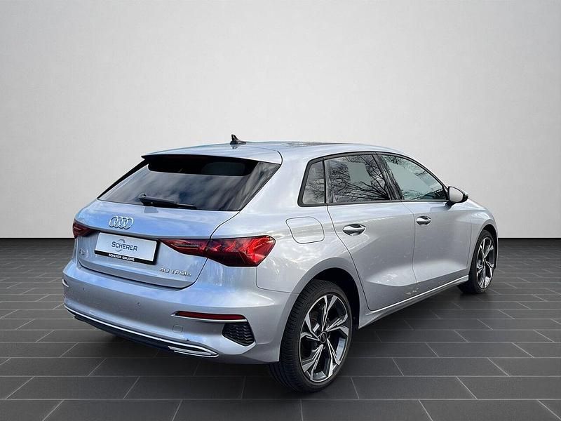 Gebraucht Audi A3 Sportback e-tron Ambiente 204 PS (150 kW) 2022 Florettsilber metallic (metallic) Kleinwagen