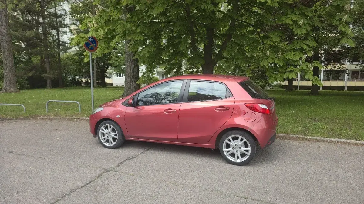 Gebraucht Mazda 2 68 PS (50 kW) 2008 Rot Kleinwagen