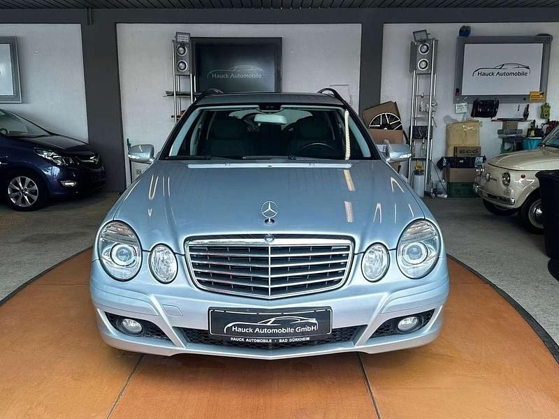 Gebraucht Mercedes E220 170 PS (125 kW) 2007 Silber Limousine