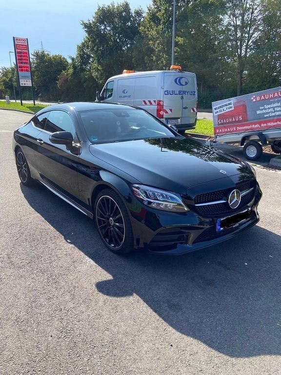 Gebraucht Mercedes C200 AMG 184 PS (135 kW) 2022 Schwarz Coupé