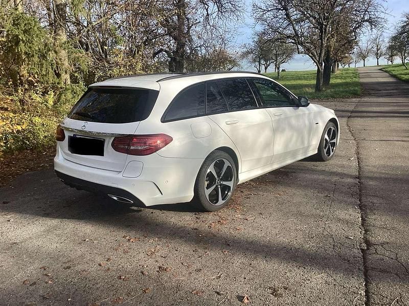 Gebraucht Mercedes C300e AMG line 211 PS (155 kW) 2020 Weiß Kombi