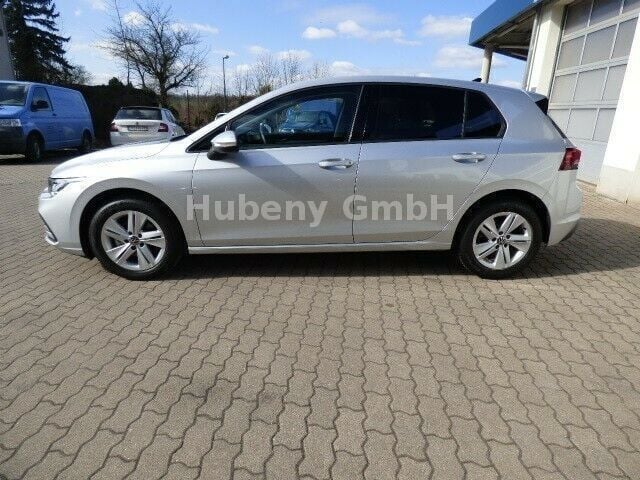 Gebraucht VW Golf VIII Life 131 PS (96 kW) 2020 Silber metallic Limousine