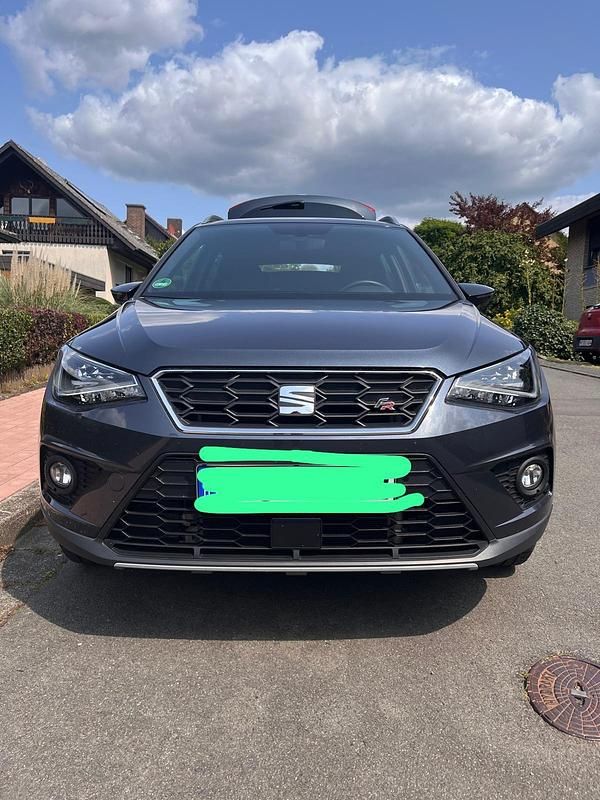 Grau Gebraucht 2019 Seat Arona FR SUV | 16.500 € (Guter Preis) - Bild 1/4