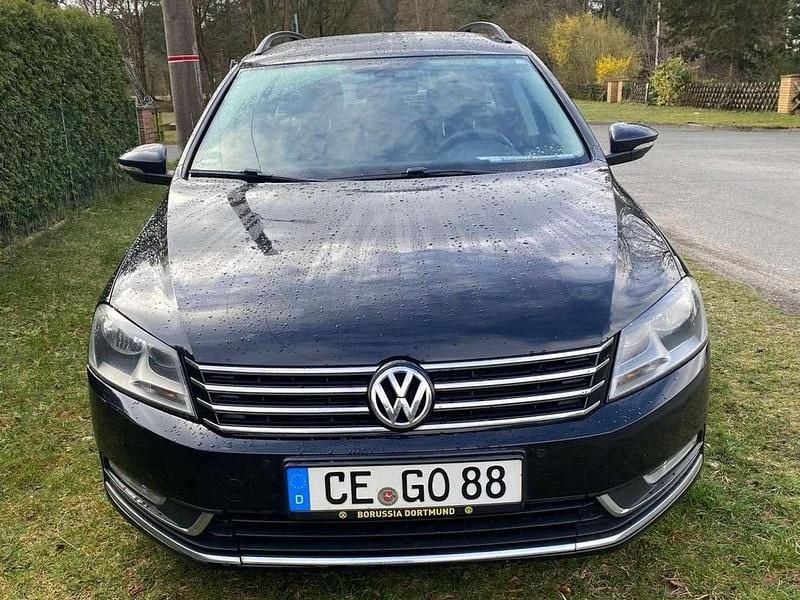 Gebraucht VW Passat Highline 140 PS (102 kW) 2012 Schwarz Kombi
