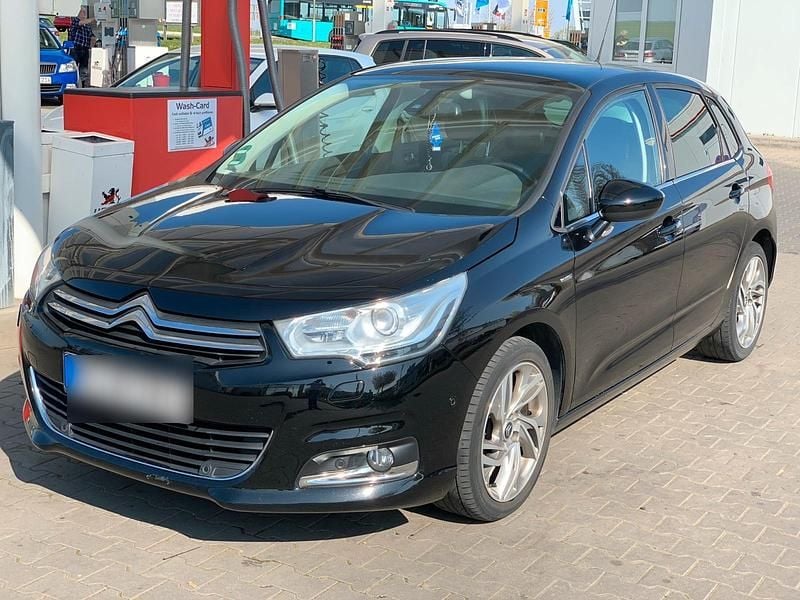 Schwarz Gebraucht 2011 Citroën C4 Limousine | 6.499 € - Bild 1/4