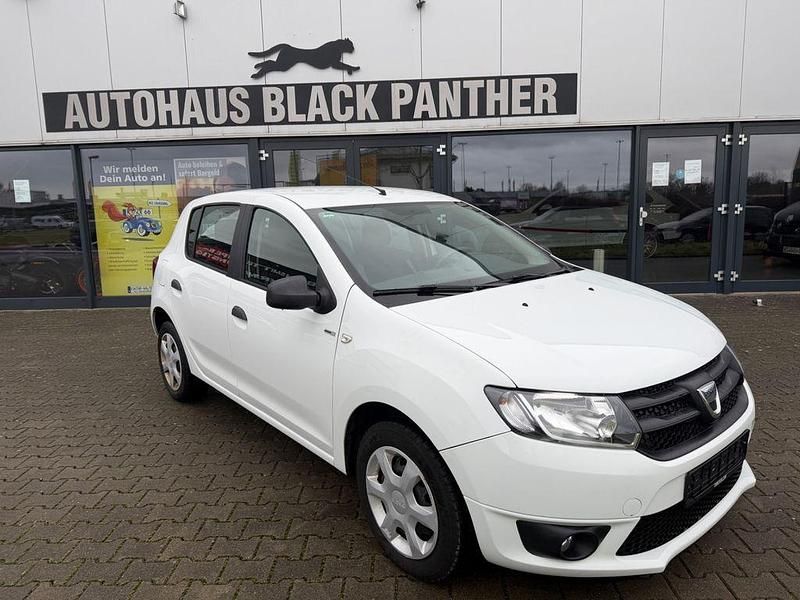 Weiß Gebraucht 2016 Dacia Sandero Ambiance Kleinwagen | 5.200 € (Guter Preis) - Bild 1/4