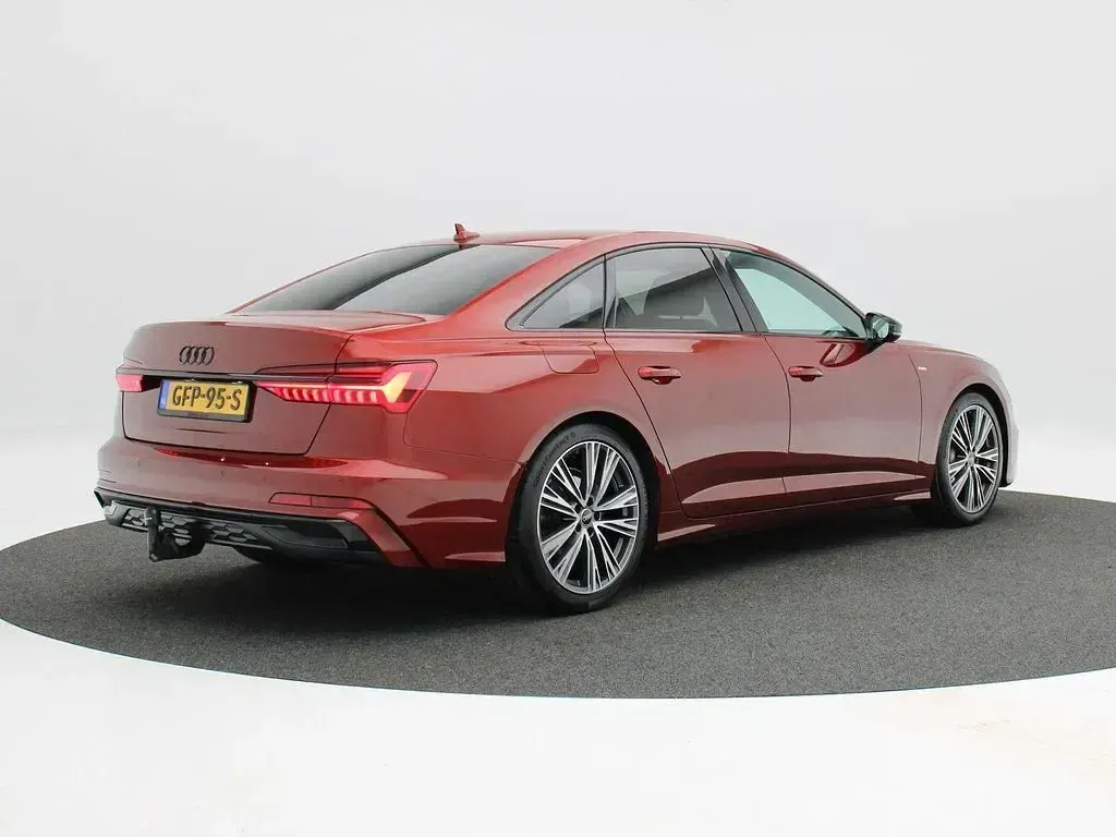 Gebraucht Audi A6 Competition 204 PS (150 kW) 2024 Rot Limousine