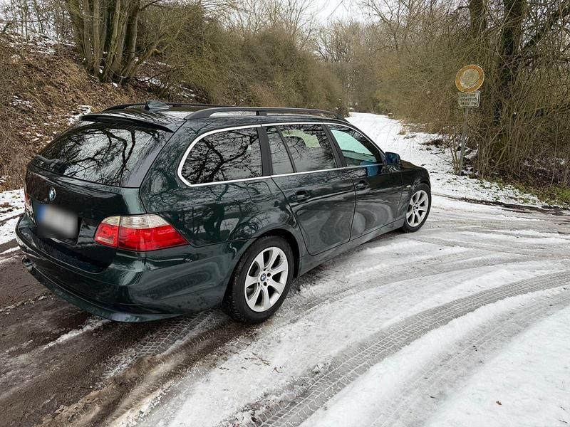 Gebraucht BMW 525 177 PS (130 kW) 2005 Grün Kombi
