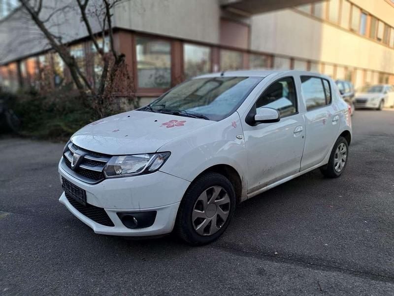 Gletscherweiss Gebraucht 2013 Dacia Sandero Lauréate Kleinwagen | 1.600 € - Bild 1/4