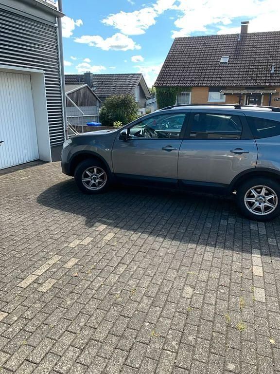 Grau Gebraucht 2013 Nissan Qashqai +2 360º SUV | 8.500 € (Fairer Preis) - Bild 1/4