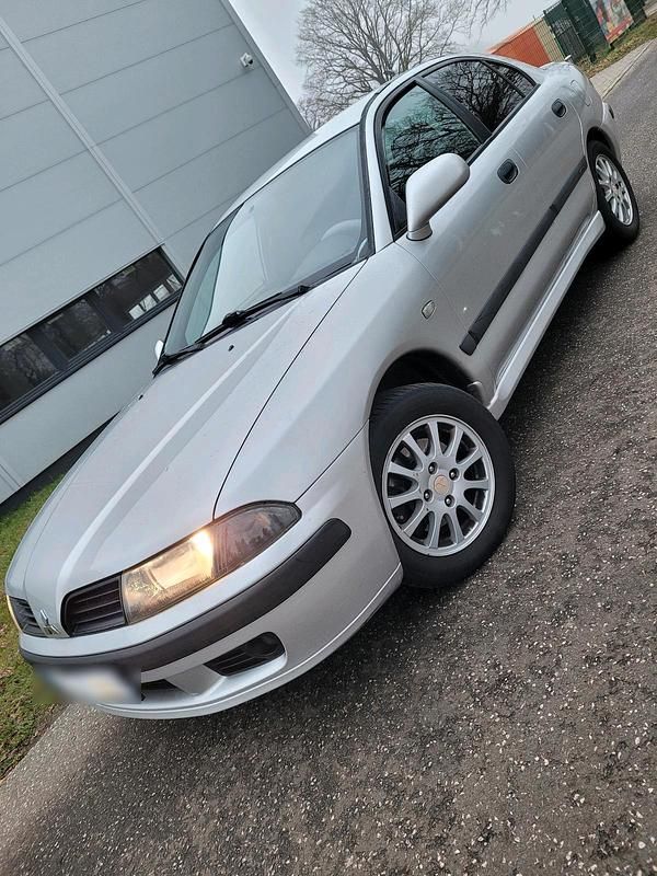 Gebraucht Mitsubishi Carisma 103 PS (75 kW) 2002 Silber Limousine