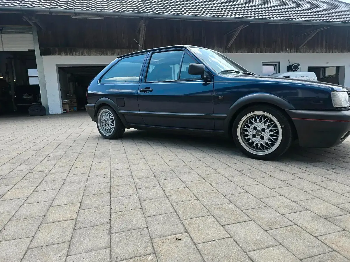 Gebraucht VW Polo 113 PS (83 kW) 1991 Blau Kleinwagen