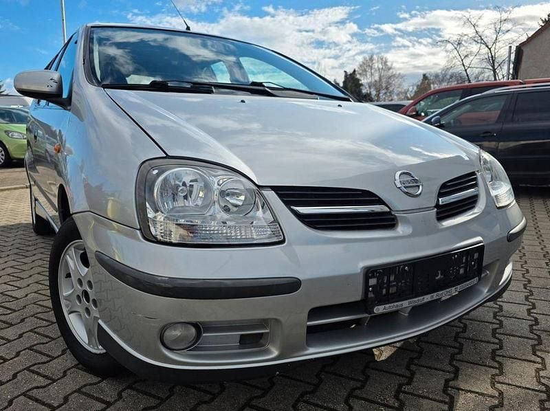 Gebraucht Nissan Almera Acenta+ 116 PS (85 kW) 2005 Silber Limousine