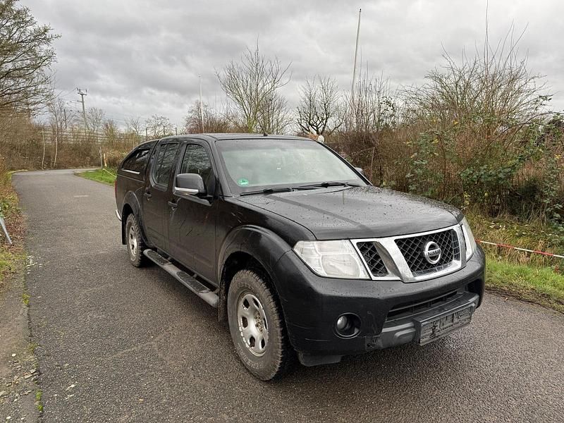 Schwarz Gebraucht 2010 Nissan Navara Abholung | 6.300 € (Fairer Preis) - Bild 1/3