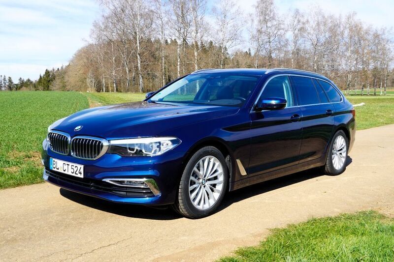 Blau Gebraucht 2018 BMW 530 Luxury Line Kombi | 27.200 € (Superpreis) - Bild 1/4