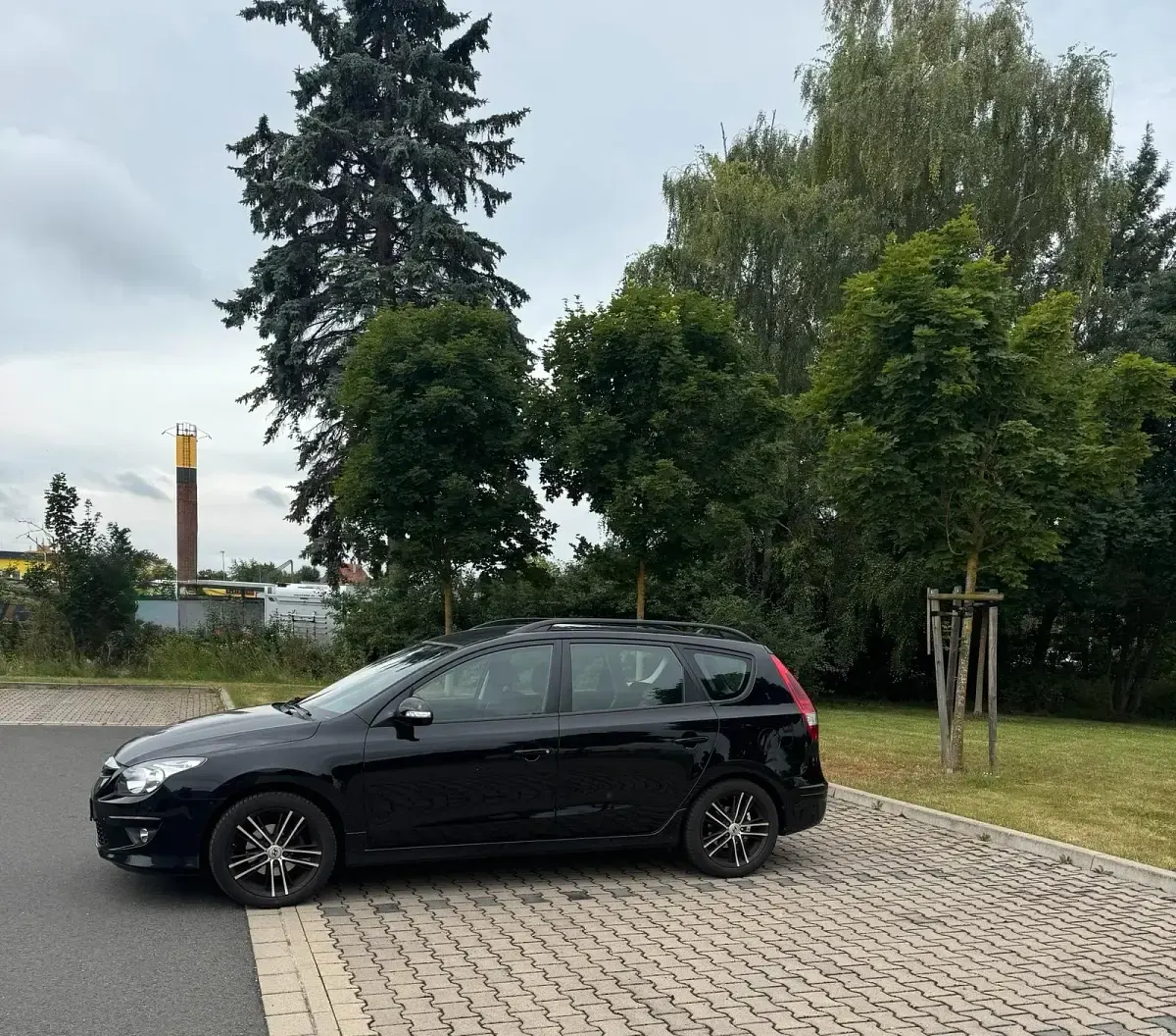 Gebraucht Hyundai i30 109 PS (80 kW) 2012 Schwarz Kombi