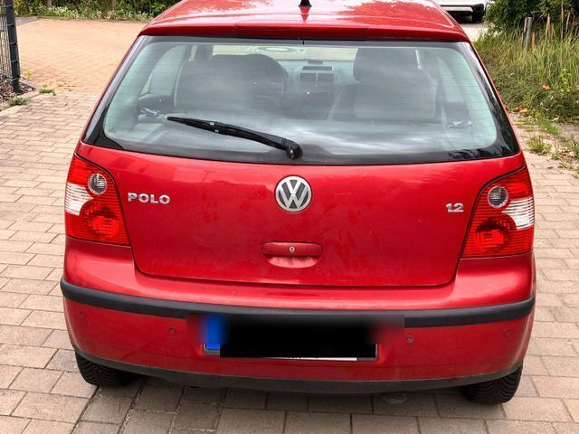 Verkauft VW Polo 9N rot, fahrbereit, T., gebraucht 2002, 126.800