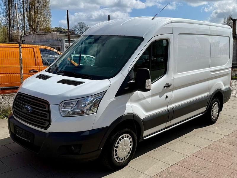 Gebraucht Ford Transit Trend 125 PS (91 kW) 2016 Frostweiß Van / Kleinbus