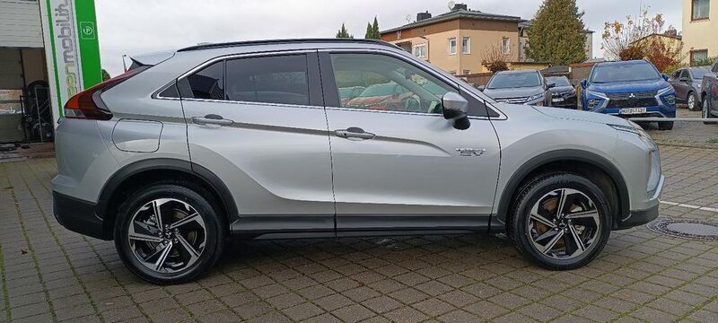 Gebraucht Mitsubishi Eclipse Cross Basis 188 PS (138 kW) 2023 Silber SUV