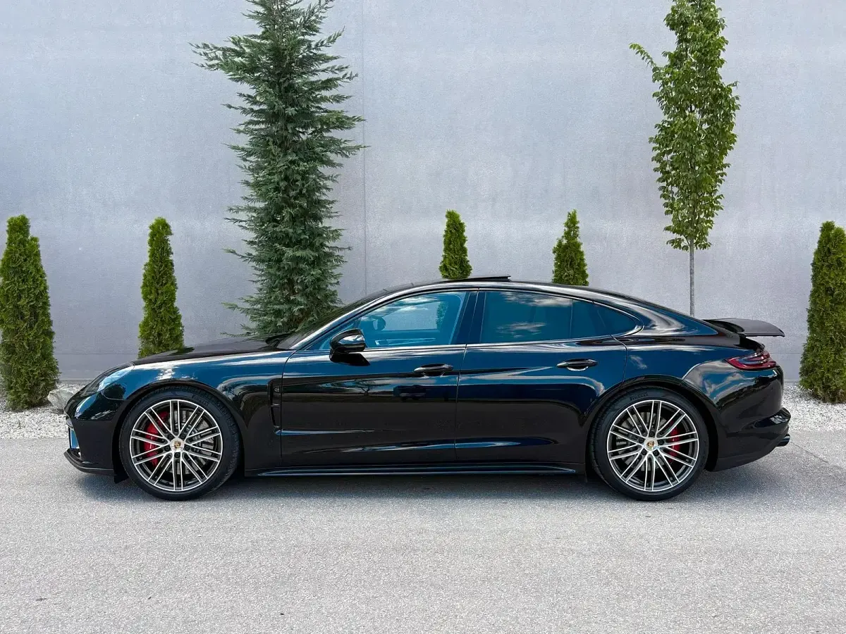 Gebraucht Porsche Panamera Turbo 549 PS (403 kW) 2018 Schwarz Kleinwagen