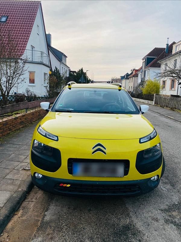 Gebraucht Citroën C4 95 PS (69 kW) 2015 Grün Limousine