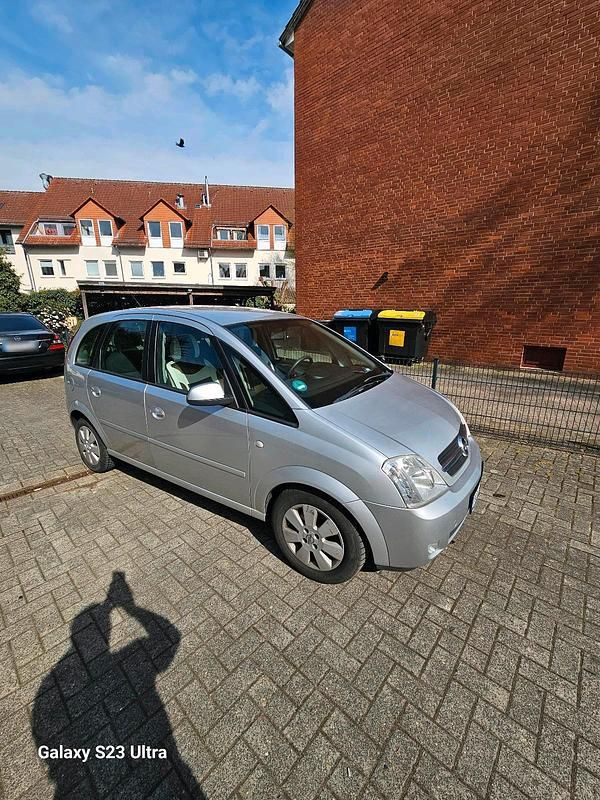 Second-hand Opel Meriva 100 CP (73 kW) 2004 Argintiu Monovolum