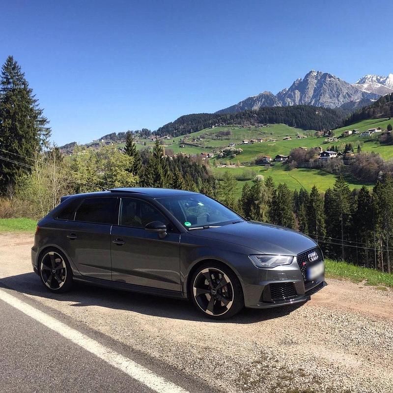 Gebraucht Audi RS3 Sport 367 PS (269 kW) 2016 Grau Limousine