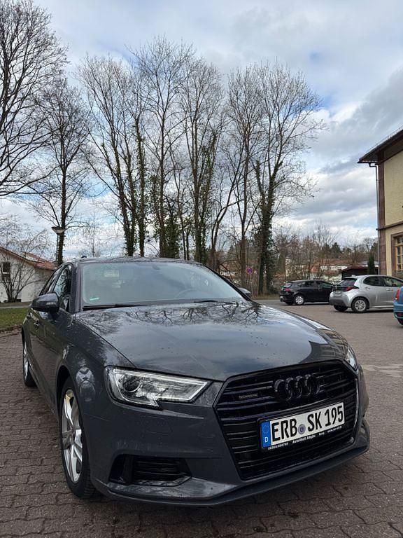 Gebraucht Audi A3 Sport 184 PS (135 kW) 2018 Grau Limousine