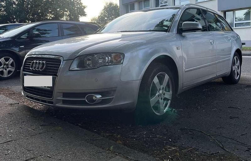 Grau Gebraucht 2006 Audi A4 Kombi | 2.990 € (Guter Preis) - Bild 1/4