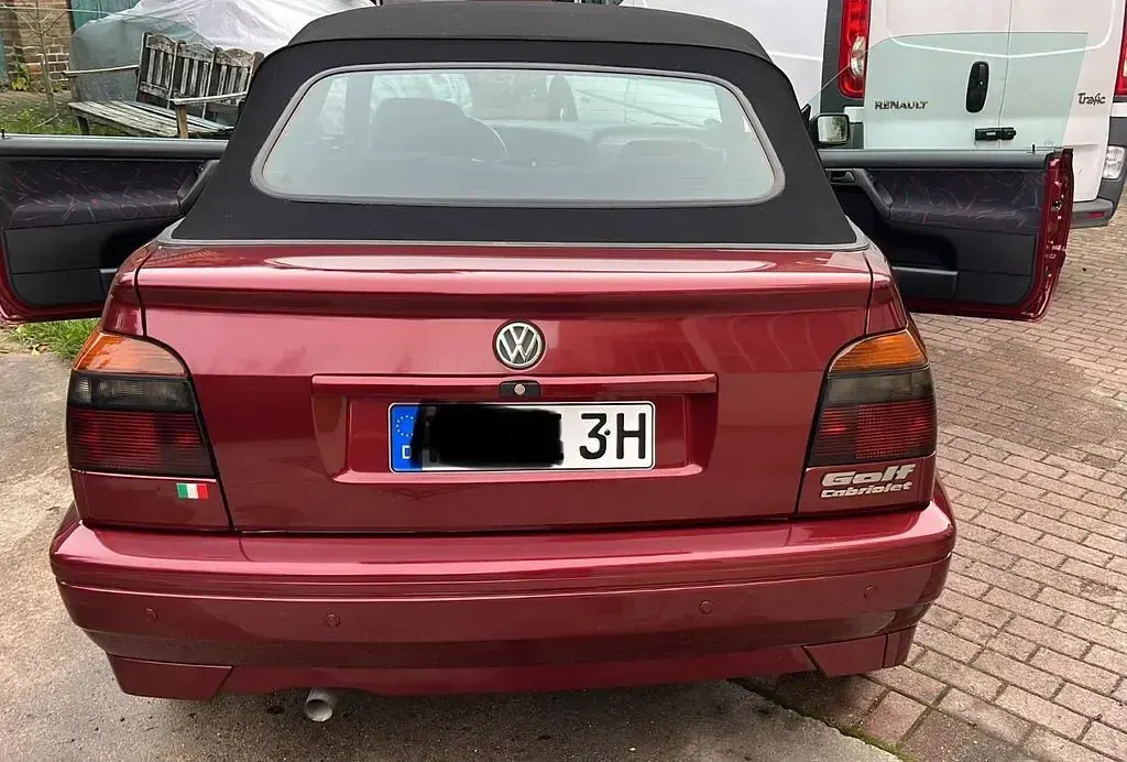 Używany VW Golf 90 KM (66 kW) 1995 Czerwony Kabriolet